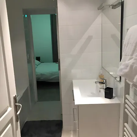 Apartment 2 *